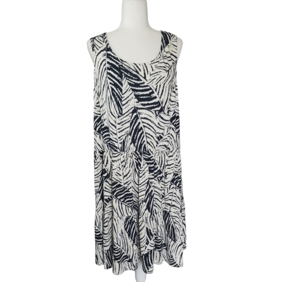 Rachel Zoe Dresses & Skirts - Rachel Zoe Black and White Tropical Print Dress Coverup